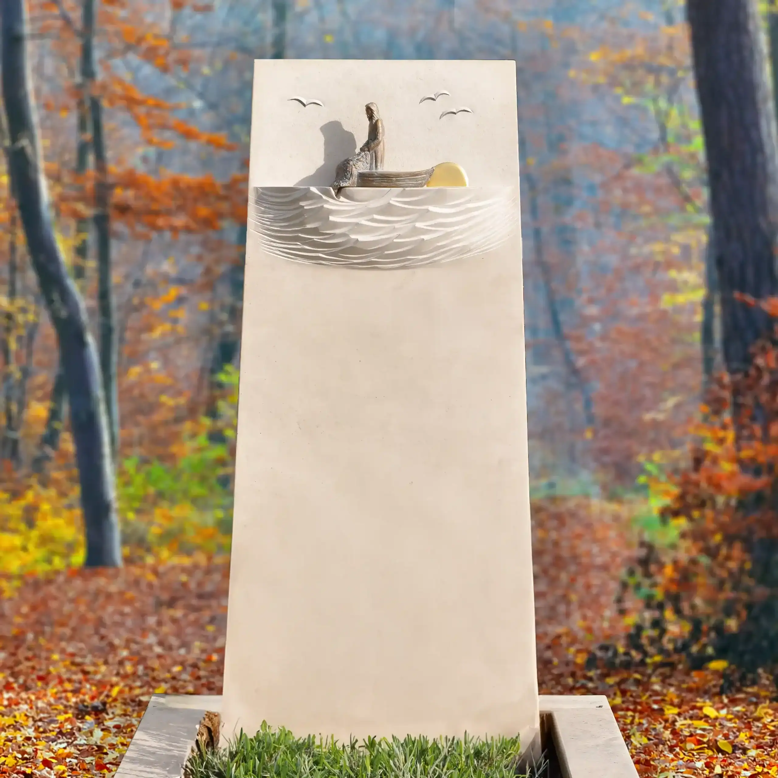 Einzelgrabstein Arktic Beige Kalkstein mit Bronze Boot und Fischer