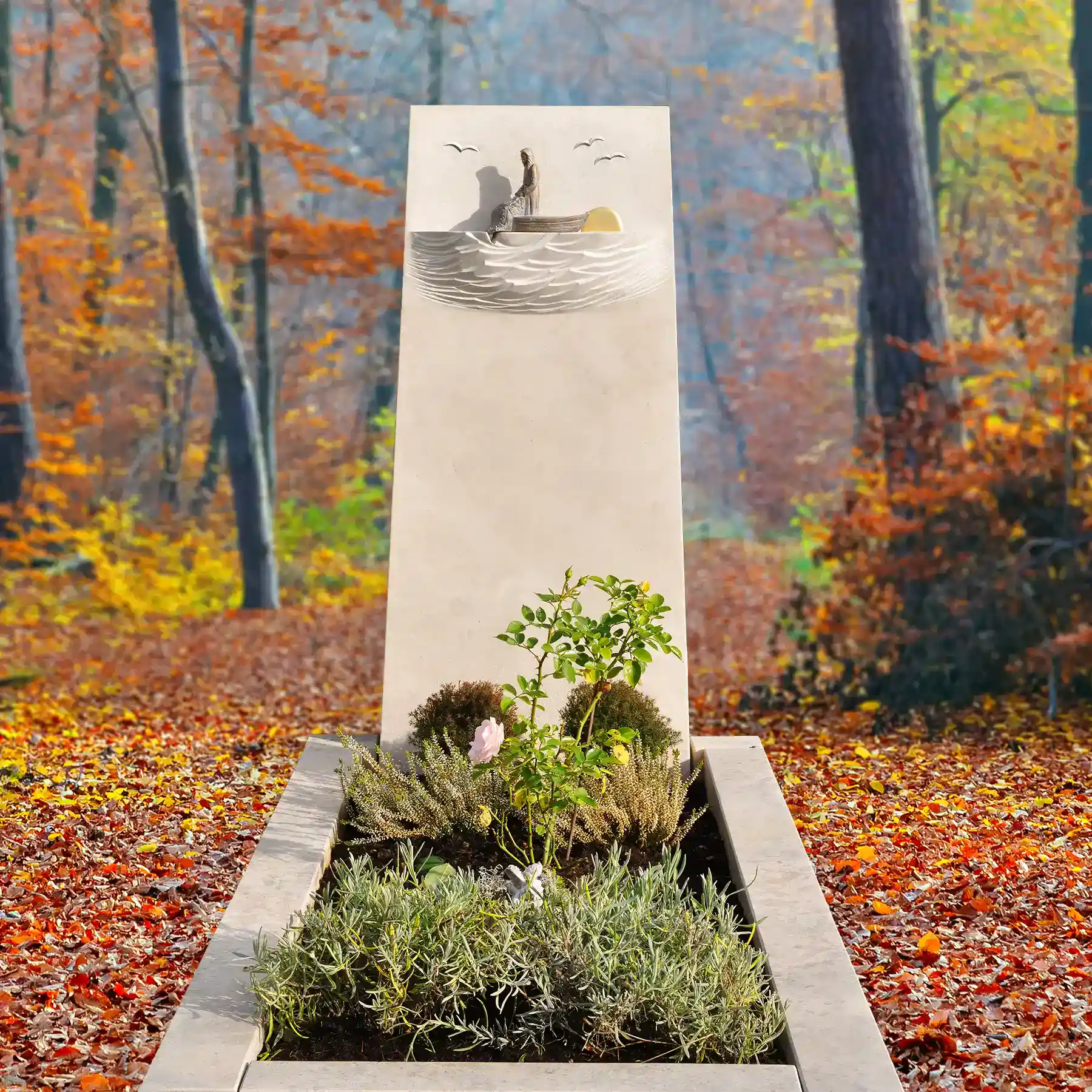 Einzelgrabstein Arktic Beige Kalkstein mit Bronze Boot und Fischer – Bild 2