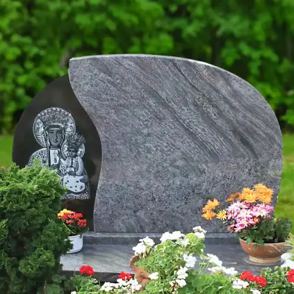 Familiengrabstein aus Indian Black und Orion poliert mit Gravur