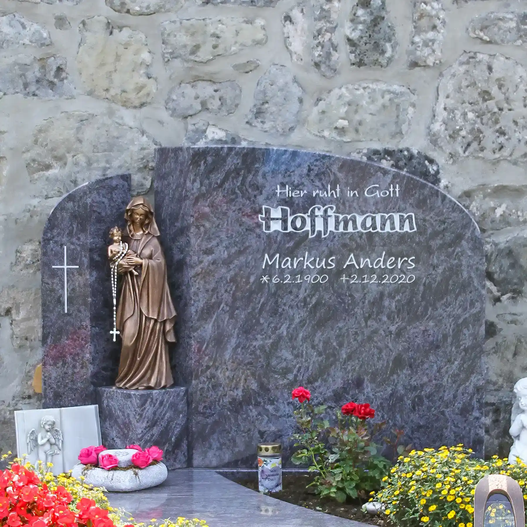 Familiengrabstein - zweiteilig, aus Orion Granit mit Vase und Madonna – Bild 3