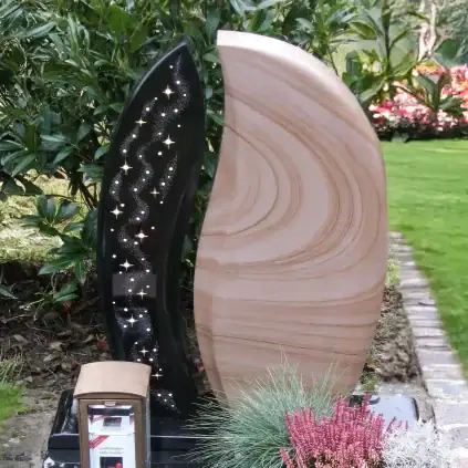 Urnengrabstein Jet Black Hartgestein und Woodland Quarzit mit Sternenmotiv