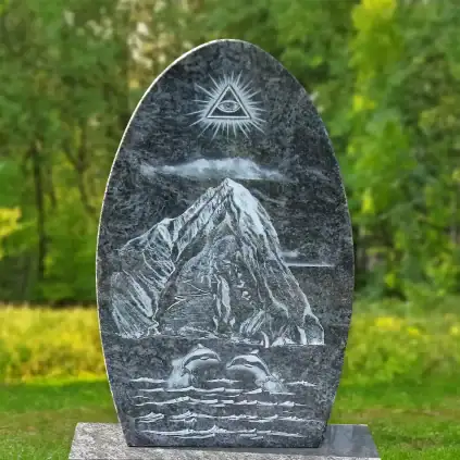 Urnengrabstein aus poliertem Orion-Hartgestein, graviert mit Berg Athos, Delphinen und allsehendem Auge