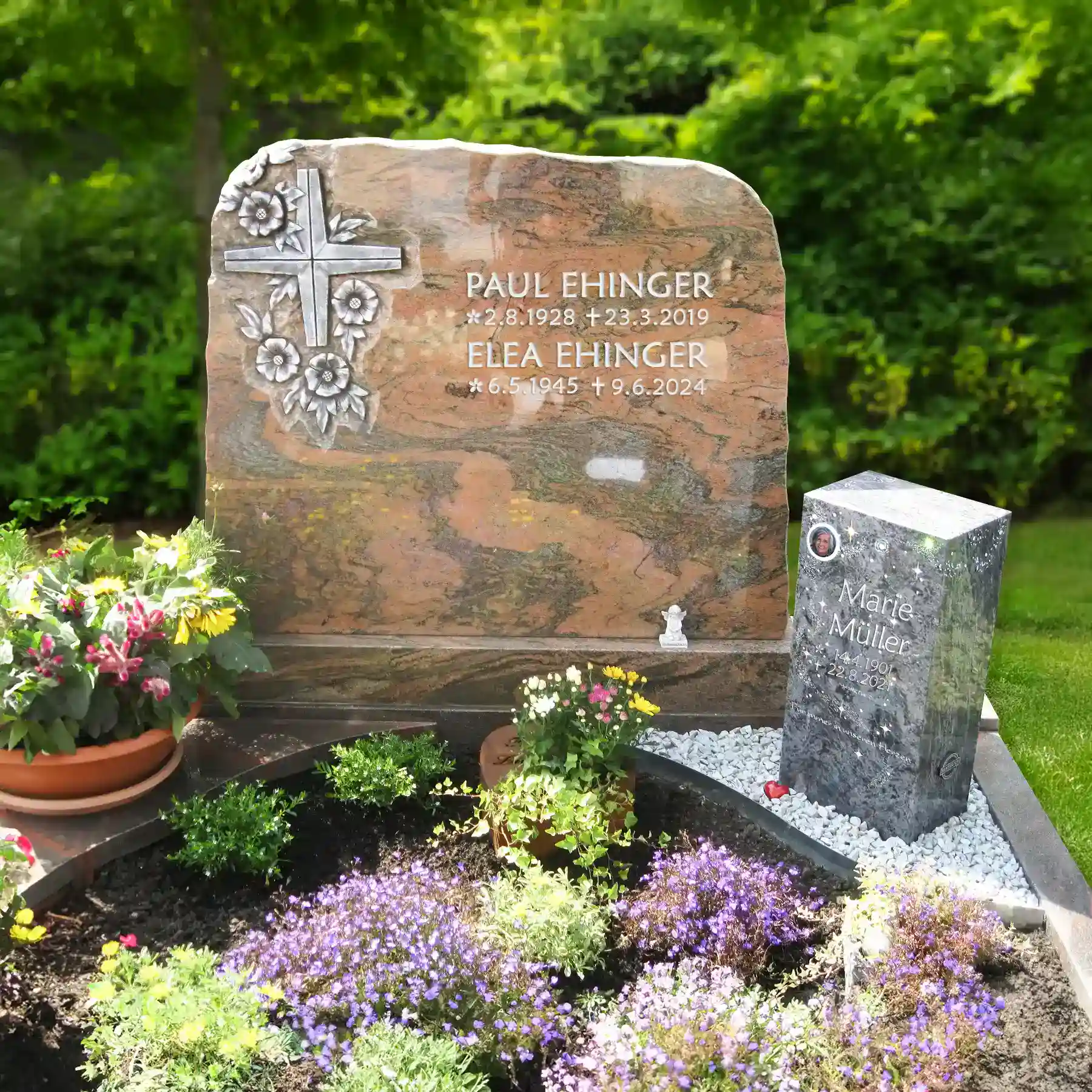 Urnengrabstein aus Multicolor Red Granit mit Gravur und Schriftstein aus Orion Hartgestein – Bild 2