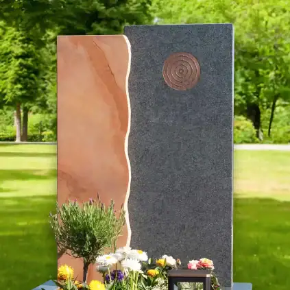 Einzelgrabstein – Harmonisches Granitgrabmal mit moderner Wellenform und Lebensspirale