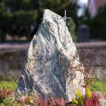 Urnengrabstein Eterna - Natürliches Urnengrab mit einzigartigem Findling